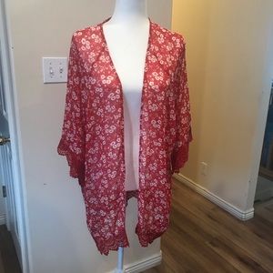 Red ditsy floral kimono with lace-trimmed sleeves